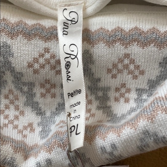 Sweater - Picture 5 of 5